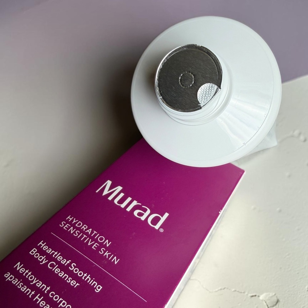 Murad Hydration Sensitive Skin Heartleaf Soothing Body Cleanser 8.5oz New in Box - Picture 2 of 4